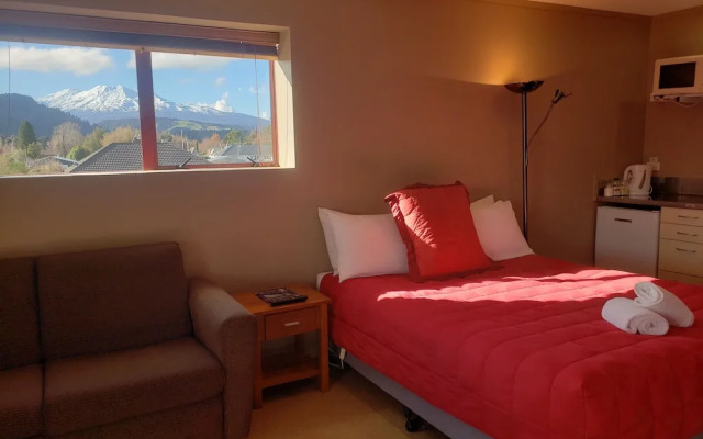 Canoe Safaris Lodge