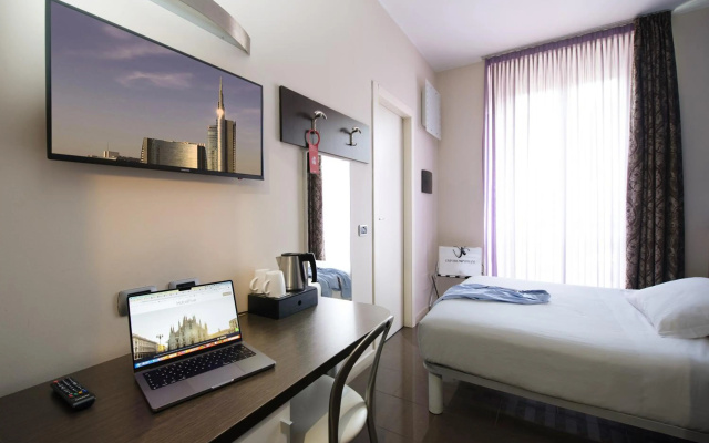 Hotel Five