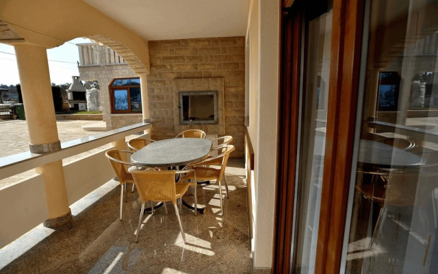 Apartment Isic