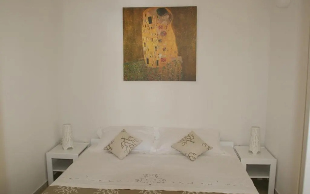 Apartments Robert - 5m from sea
