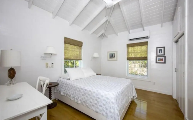 Palm Bluff by Eleuthera Vacation Rentals