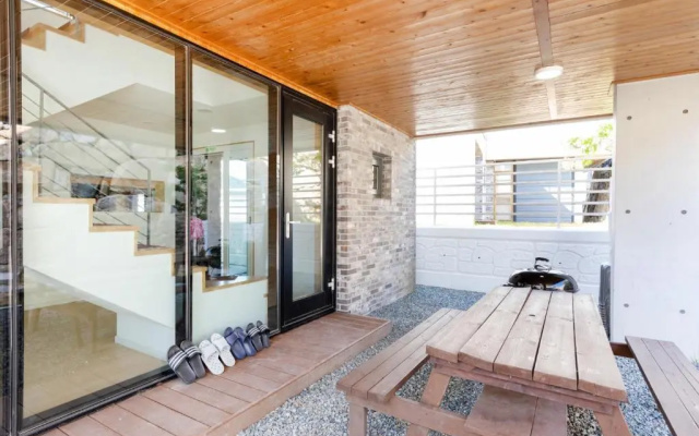 The SJ Poolvilla