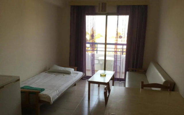 Maouris Apartments