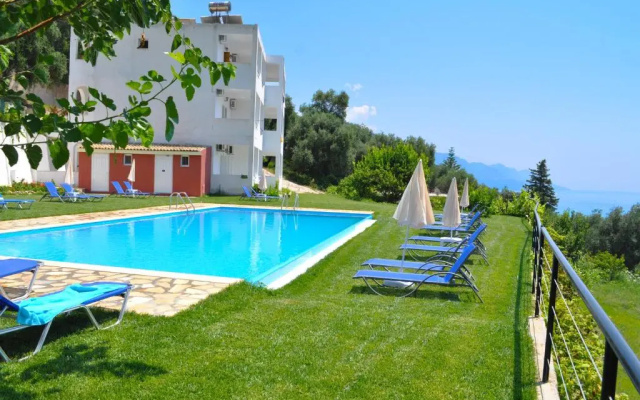 Studio Apartments Escape, Swimming Pool by Pelekas Beach