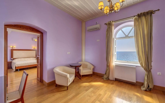 Apollonion Palace Hotel