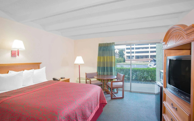 Days Inn by Wyndham Tallahassee University Center