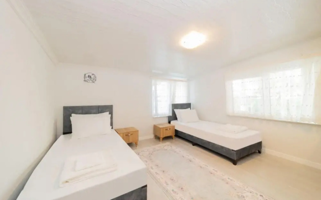 Villa with Private Pool near Airport in Muratpasa