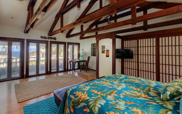 Black Sand Beach House Home