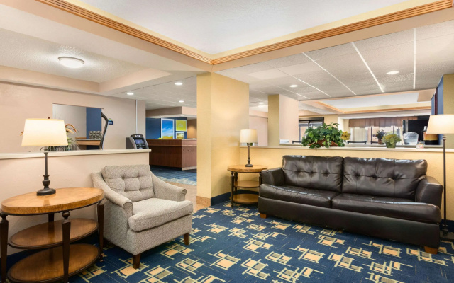 Days Inn by Wyndham Fargo/West Acres