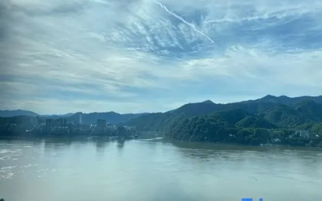 Yunshang Chunjiang City Homestay (Tonglu Fuchunjiang Branch)