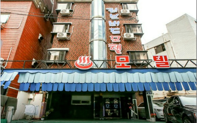 Отель Love Bird Motel Dongdaemun Южная Корея, Сеул - отзывы, цены и фото номеров - забронировать отель Love Bird Motel Dongdaemun онлайн вид на фасад