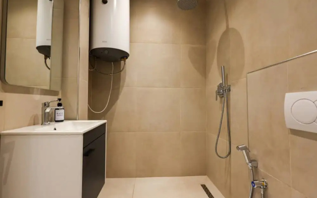 Grandstay Tirana Central 02