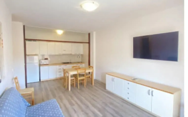 Inviting Apartment Near the Beach