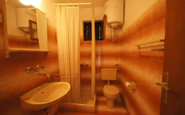 Holiday house PAULO2 - great location near the sea Cove Rogacic (Vis), Island Vis