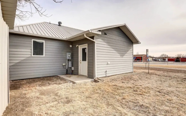 Pierre Vacation Rental w/ Grill & Fenced Yard