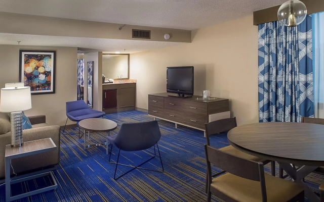 HoteLumiere at the Arch - A Caesars Rewards Destination
