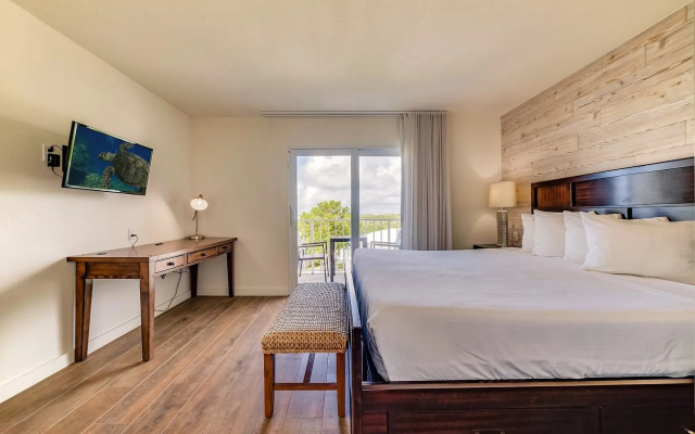 Skipjack Resort & Marina