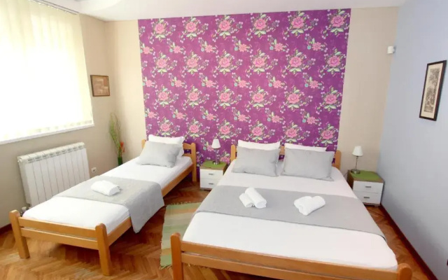 Sneki Apartment