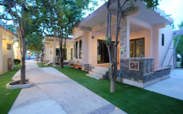 Khumphyazaw Resort