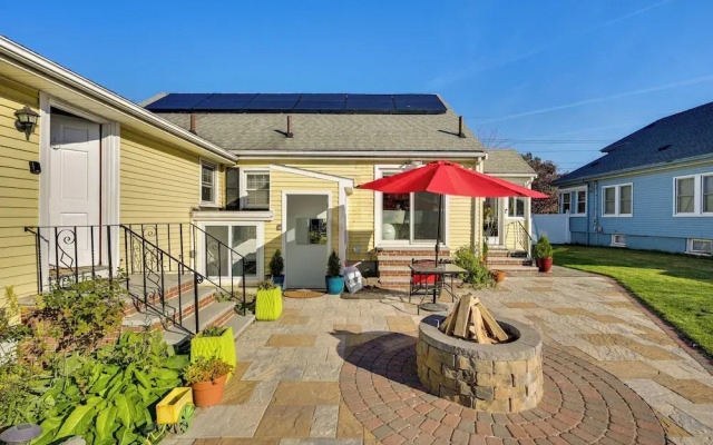 1 Mi to Downtown Salem: Studio w/ Fire Pit Access