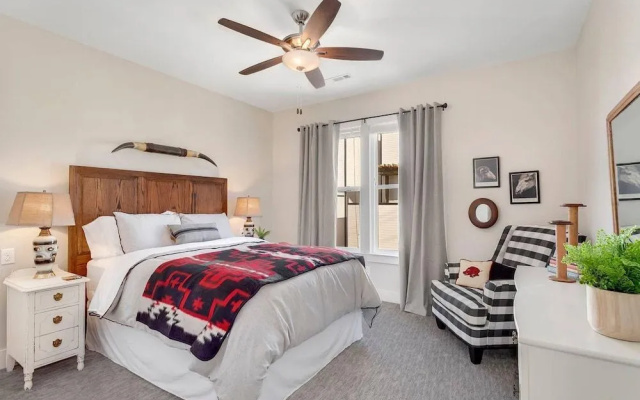 Harribo Townhome - Walk Everywhere - Downtown Fay