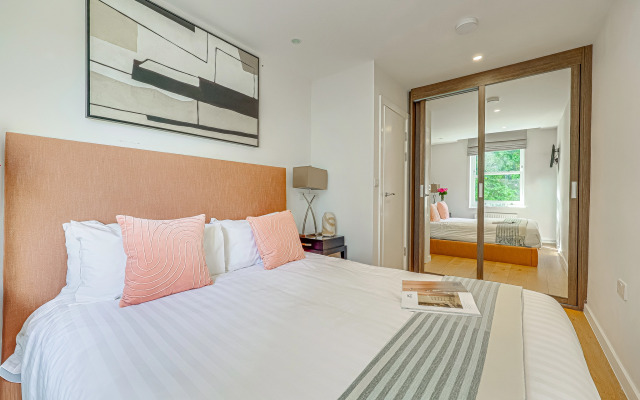 Gloucester Road Apartments by DMONTRIO
