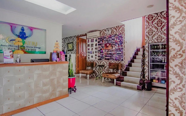 Hotel O Gayatri Residence
