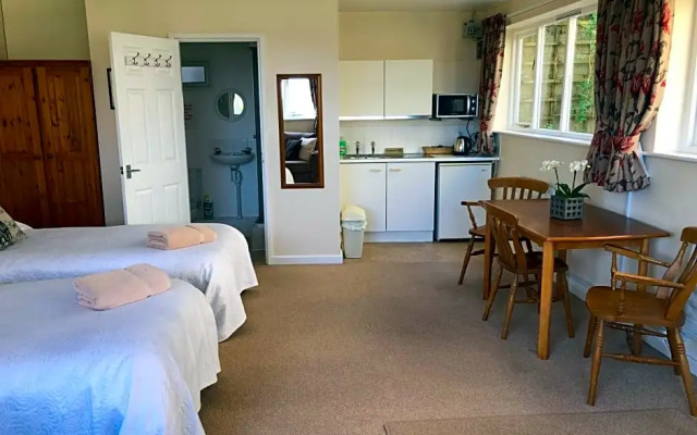 Whiteshoots Cottage