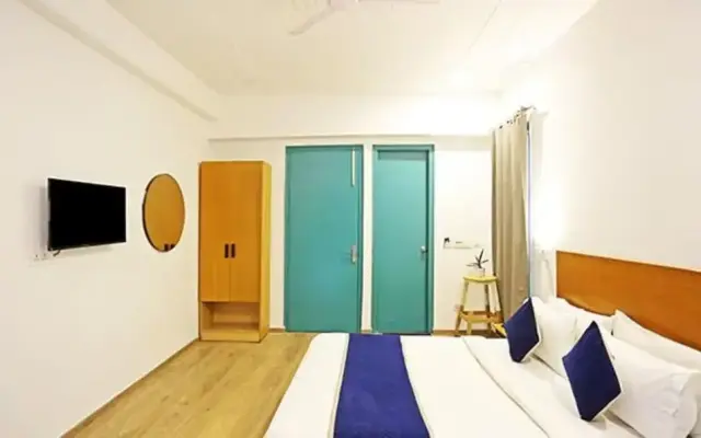 FabHotel The Runner - Nr Galleria Market Gurgaon