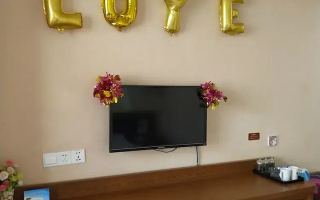 East Queen Hotel Zhong Shan Road