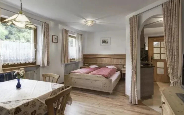 Ciasa Laoi Apartments