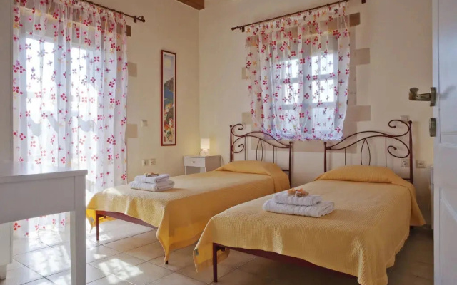 2 Stone Villas And Their Views At Arodamos