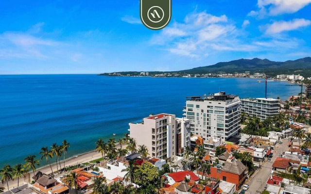 New Stylish 1 BR Condo - Ocean Views - Flex Room