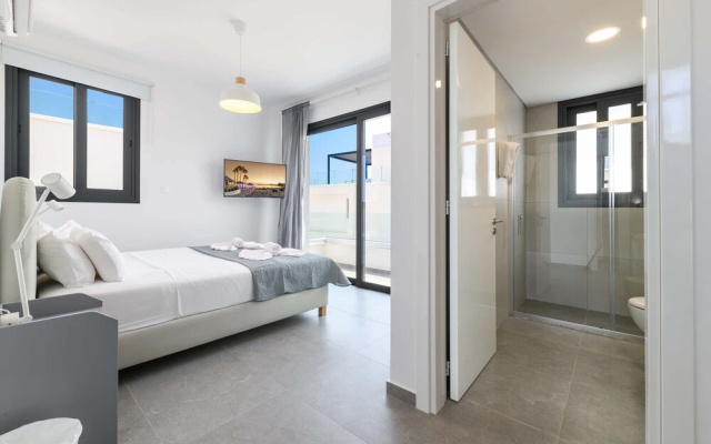 By The Beach - Sunstone Seaview Villa