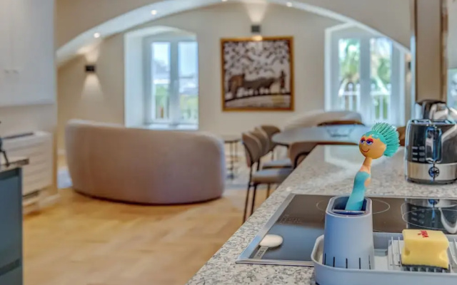 Porta Stella 2-Bedroom Luxury Apartment