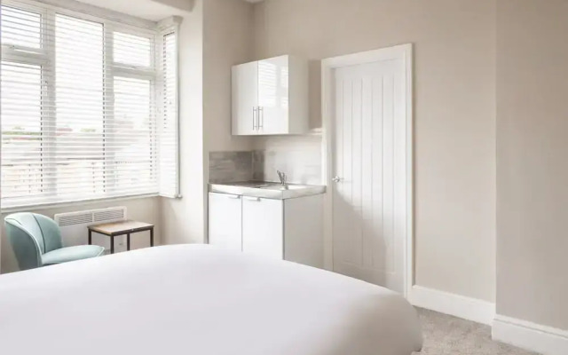 Host Stay Clifton Studio 2