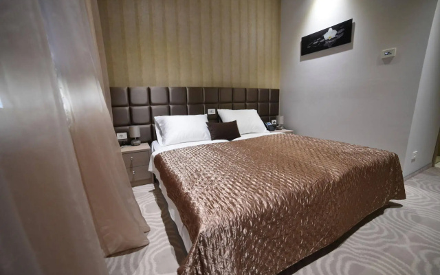 Royal Airport Hotel