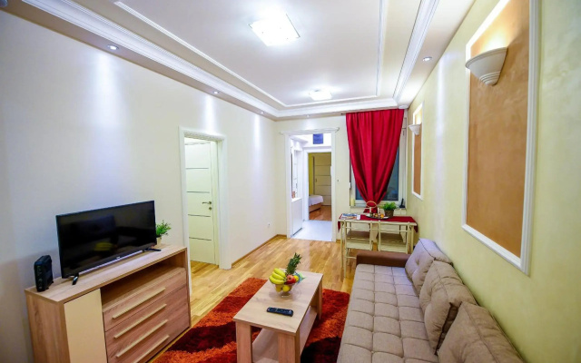 Apartment Sweet House Politika