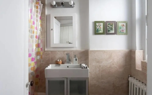 Two Bedroom Apartment in the Plateau