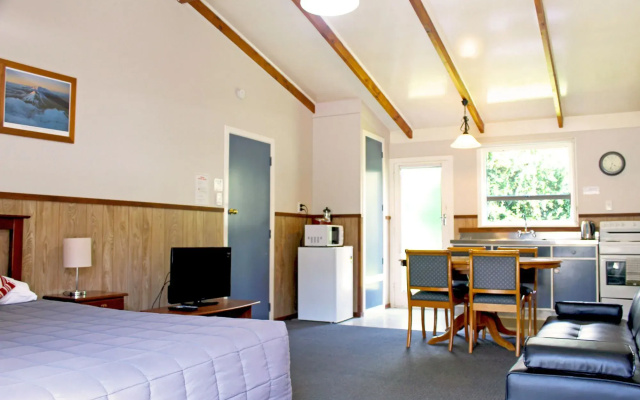 Fairy Springs Motel