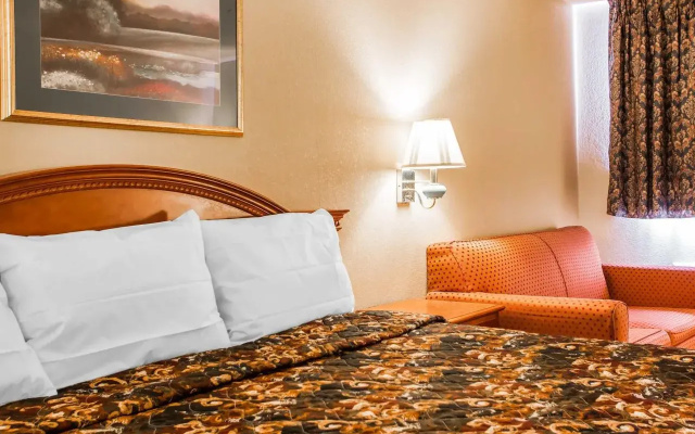 Red Lion Inn & Suites Caseyville