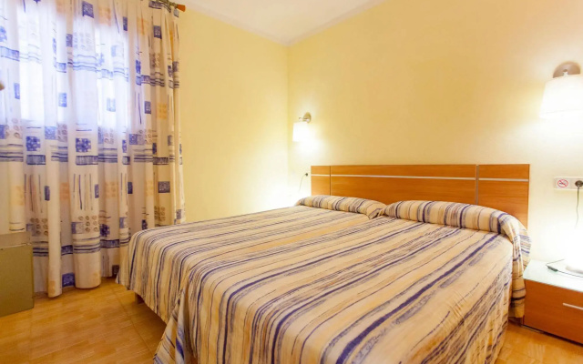 Ses Eufabietes Apartments & Restaurant