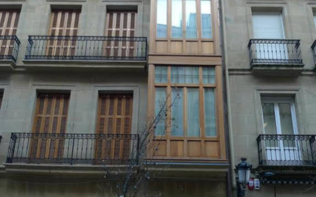 Отель Apartamentos Okendo Сан-Себастьян вид на фасад