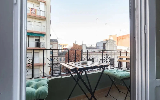 Luminous Flat in Great Location