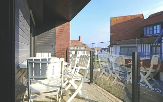 Apartment in Het Zoute With Sea Views