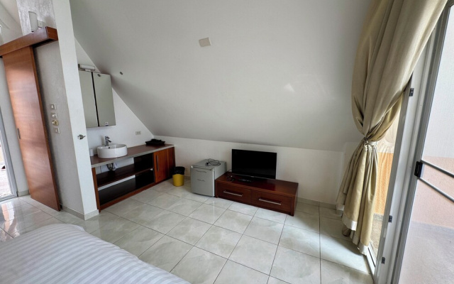 Siam Royal View Beachfront Villa by PSR