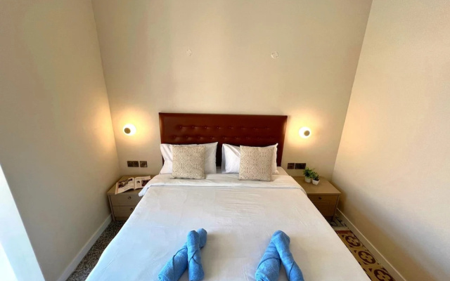 Maltese Style 1-bedroom Apartment With a Patio