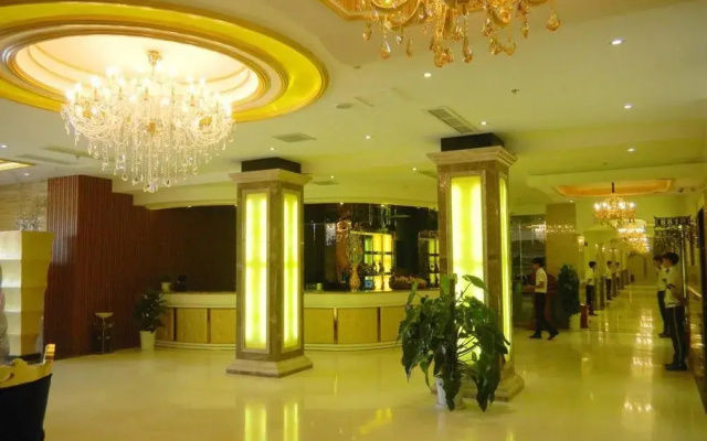 Elegance Hotel