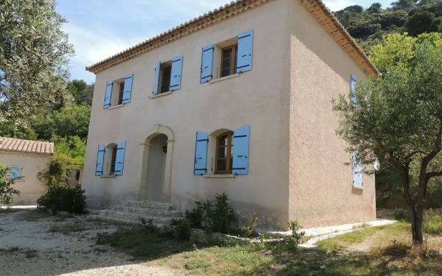 Alluring Holiday Home in Seguret With Private Swimming Pool