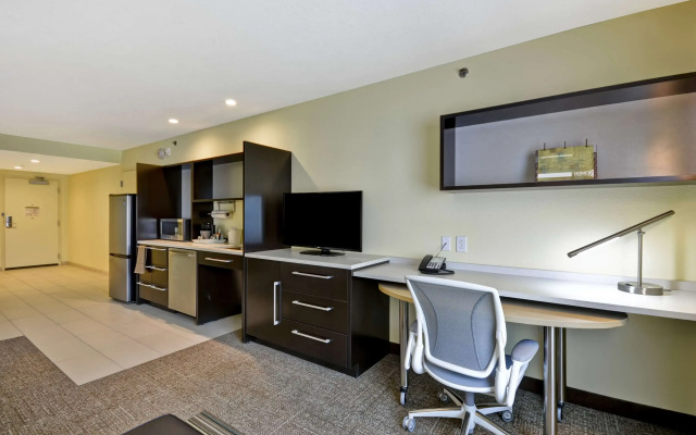 Home2 Suites by Hilton North Dallas Central Expy